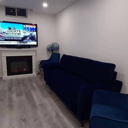 2 Bedrooms 2 Washrooms 2 Parking Spots Basement Apartment Newmarket Exteriér fotografie
