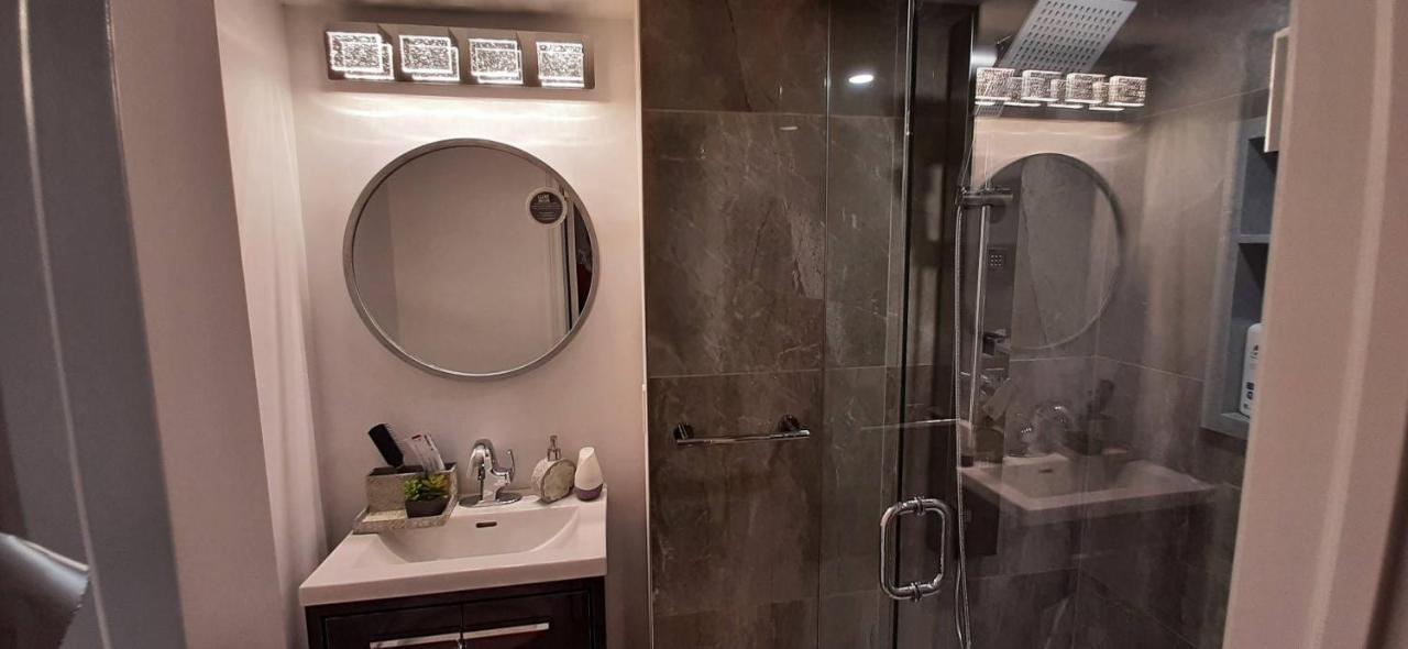 2 Bedrooms 2 Washrooms 2 Parking Spots Basement Apartment Newmarket Exteriér fotografie